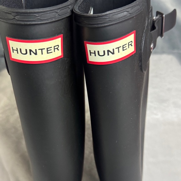 Hunter Women's Classic Black Rain Boots - Picture 7 of 8